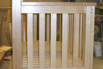 006-large-wooden-baby-cot-bespoke