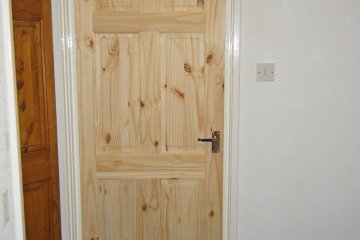 006-talgarth-door-hanging