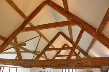 024-barn-conversion-internal-work-oak-beams-completed