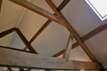 026-barn-conversion-internal-work-oak-beams-and-sky-light-completed