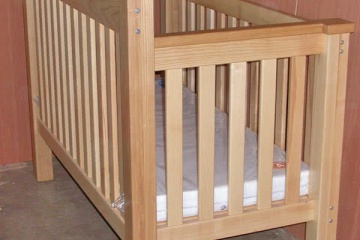 029-large-wooden-baby-cot-bespoke