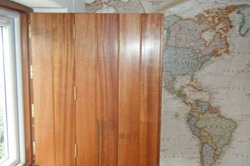 10-made-to-measure-trifold-bedroom-shutters-sapele-wood