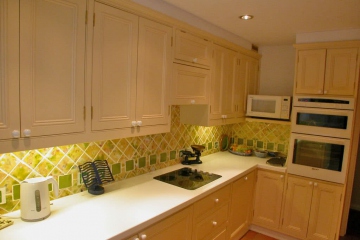 002-fitted-kitchen-in-london-wimbledon-worktops-and-cupboards-oven-and-mircowave