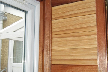 louvered-window-shutters-llangattock-004