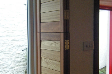 louvered-window-shutters-llangattock-005