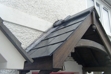 08-handmade-porch-llangattock-crickhowell