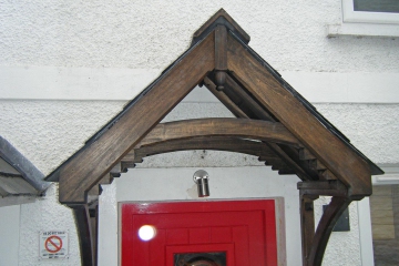 09-handmade-porch-llangattock-crickhowell