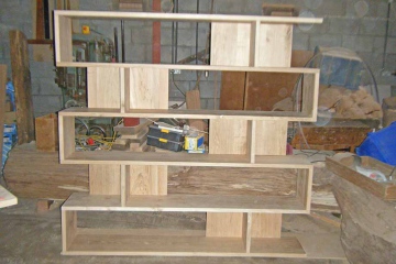 welsh-oak-custom-bookcase-staggered-shelves-04