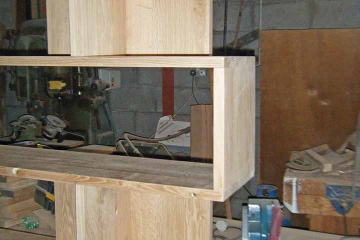 welsh-oak-custom-bookcase-staggered-shelves-05