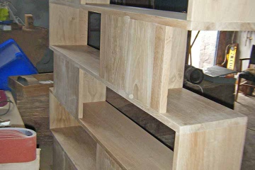 welsh-oak-custom-bookcase-staggered-shelves-09