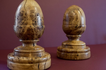 002-welsh-burr-oak-finials