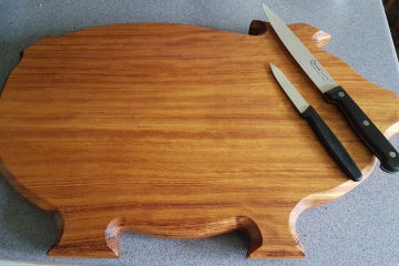 001-pig-chopping-board